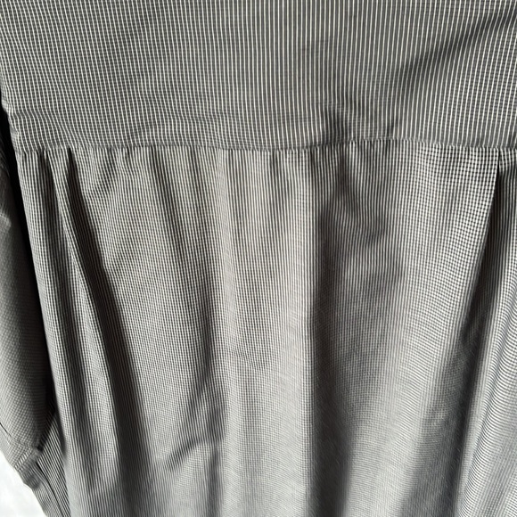 Van Heusen Traveler Shirt - Picture 6 of 11